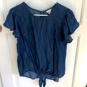 Chambray  Flutter Sleeve Tie Denim Chambray Top by Harper SZ M